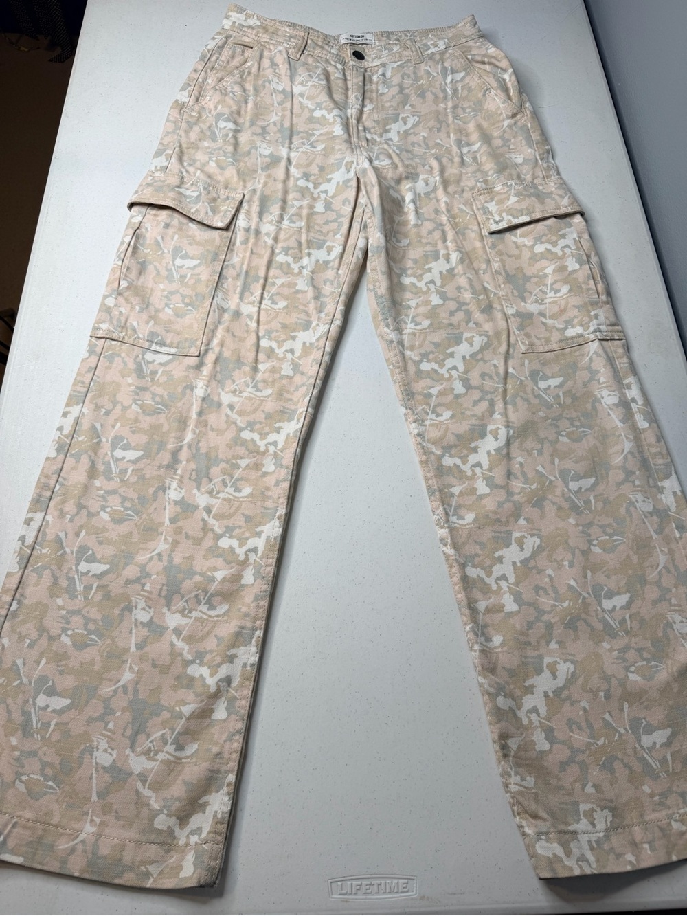 Cotton On Beige Camouflage Floral Cargo Pants Size 4 - Picture 12 of 16
